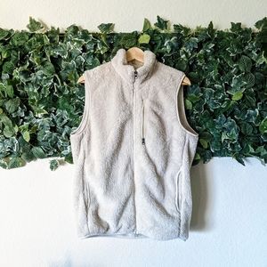 Uniqlo Fluffy Fleece Vest (Beige)